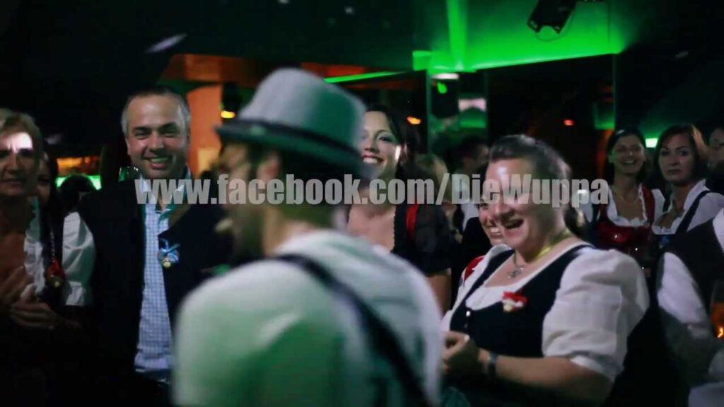 Live-Auftritt der Musikgruppe Die Wuppa beim Dreh ihres Promo-Videos in Wien